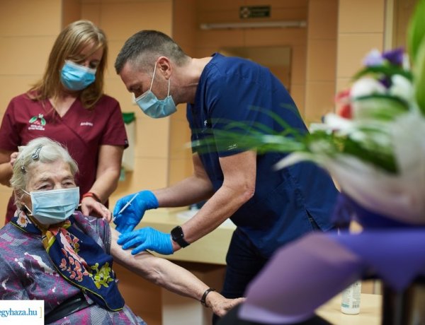 Továbbra is elsődleges a 60 év felettiek oltása              