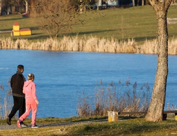 Ezt a meleget már elfogadjuk tavasznak, de hajnalban hasznos a téli gumi