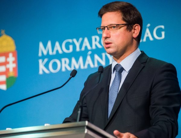 Gulyás Gergely elárulta, hogy változnak a korlátozások 2,5 millió beoltott után