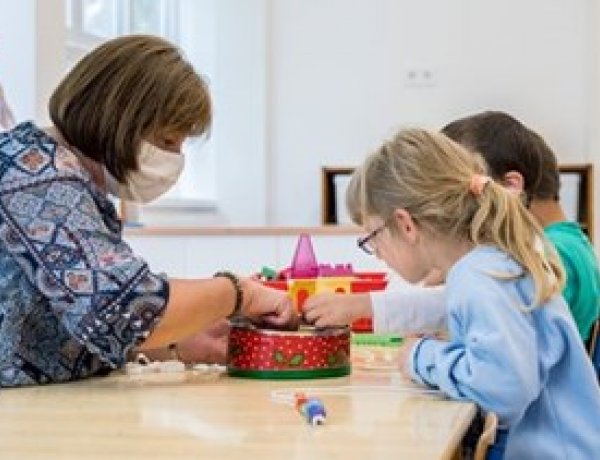 Óvodai, iskolai és bölcsődei dolgozók figyelem! - Regisztráció: március 29. hétfő éjfélig