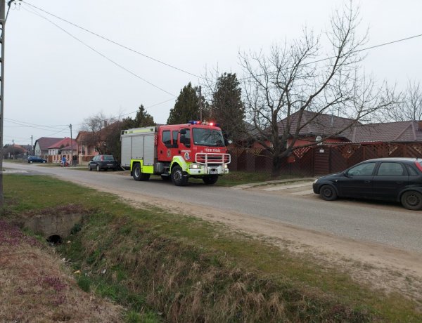 Ajtónyitáshoz hívták a tűzoltókat Nyírtelekre szerda reggel            