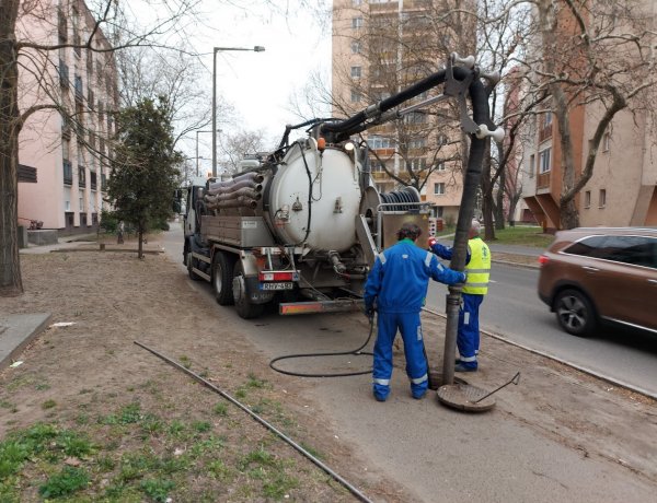 Húsvét után fogják befejezni a csatornakarbantartást a Vasvári Pál utcán