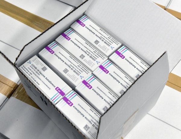 Több mint 218 ezer AstraZeneca-vakcina érkezett Magyarországra