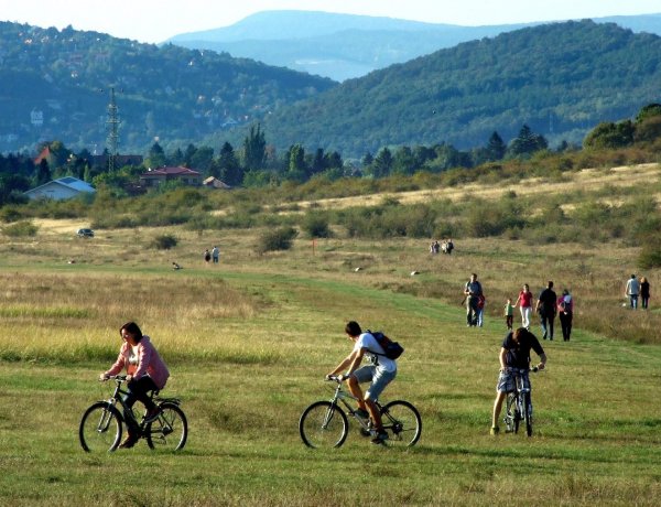 Irány a szabadba: kellemes tavaszi idő lesz, kevés felhővel 