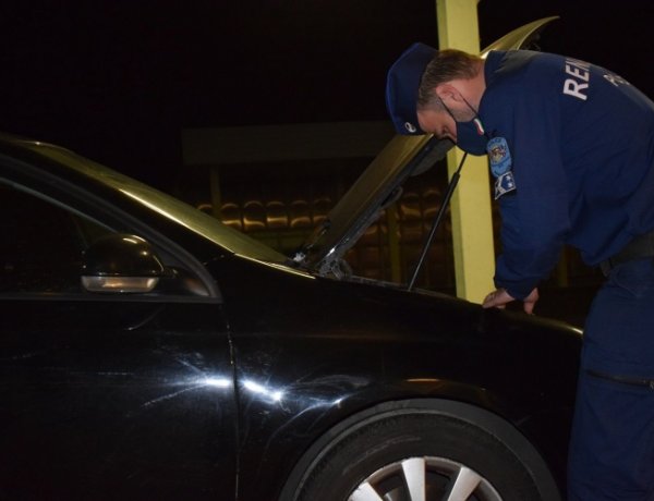 Körözött autó a csengersimai határátkelőhelyen – Előállították a külföldi férfit