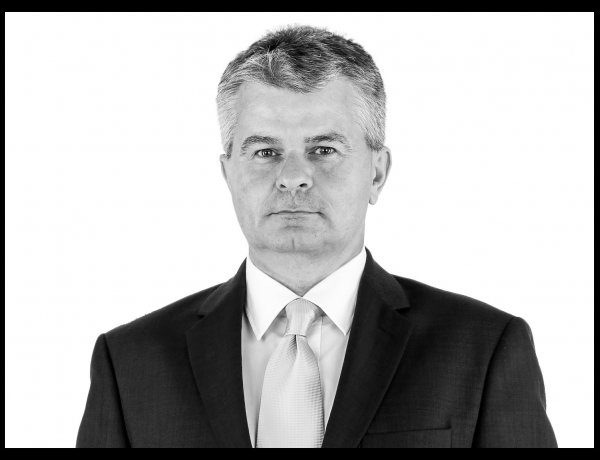 Az elhunyt képviselőtől, Lövei Csabától búcsúzik a Szövetségben Nyíregyházáért frakció