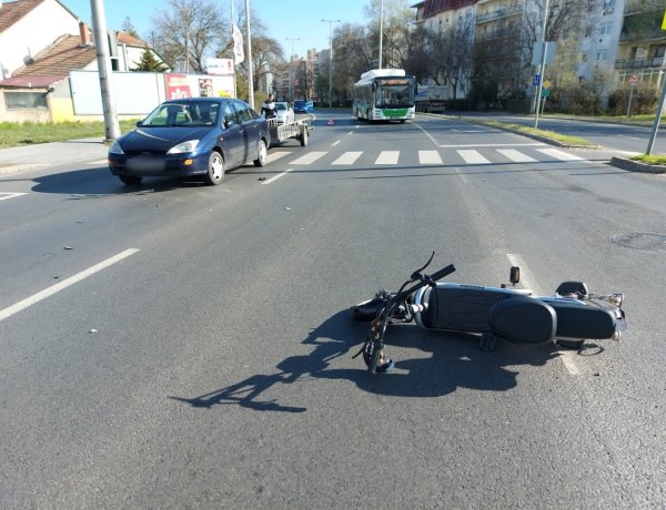 Elektromos kerékpárost gázoltak a Kert utca és a Váci Mihály utca csomópontjában