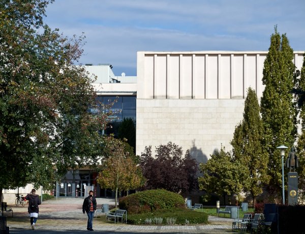 Online kávéházi programok, előadások az OTDK nyíregyházi programjaiban