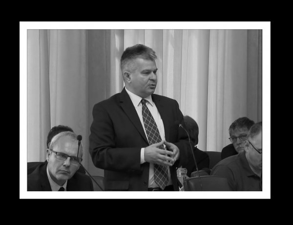 Mély csend, üresség és döbbenet – Lövei Csabától búcsúzik Felbermann Endre