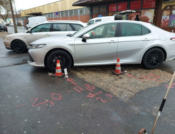 Megsérült egy gyalogos kedd délután a Búza tér melletti járdánál