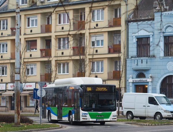 Továbbra is téli tanszünetes menetrend szerint közlekednek a Volánbusz járatai, ha kell járatsűrítéssel