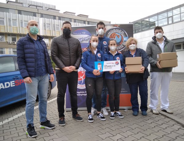 Vitamincsomag a Covid Ambulancia dolgozóinak - Segítettek a sportolók 