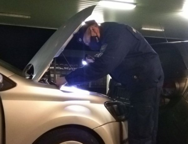 Körözött autó a csengersimai határátkelőhelyen                   