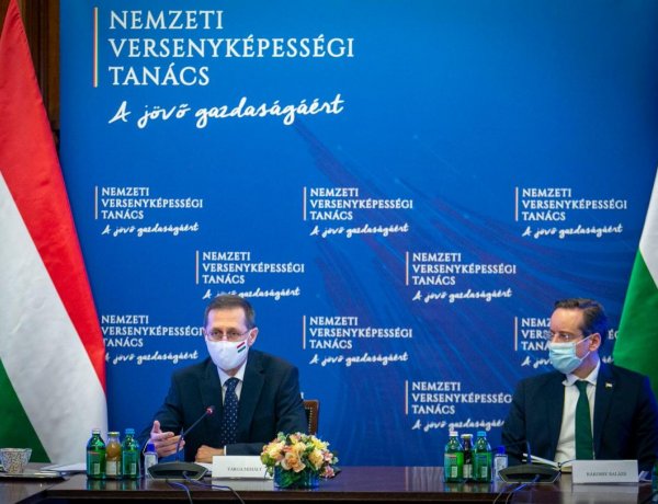 Varga Mihály: adókönnyítésekre, kedvezményekre tett javaslatot a versenyképességi tanács