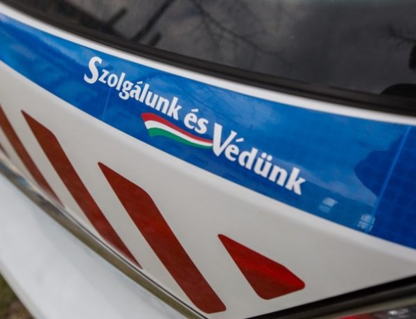 Mobiltelefonjáért bántalmazott, fenyegetett egy lányt Nyíregyházán-a rendőrök elfogták