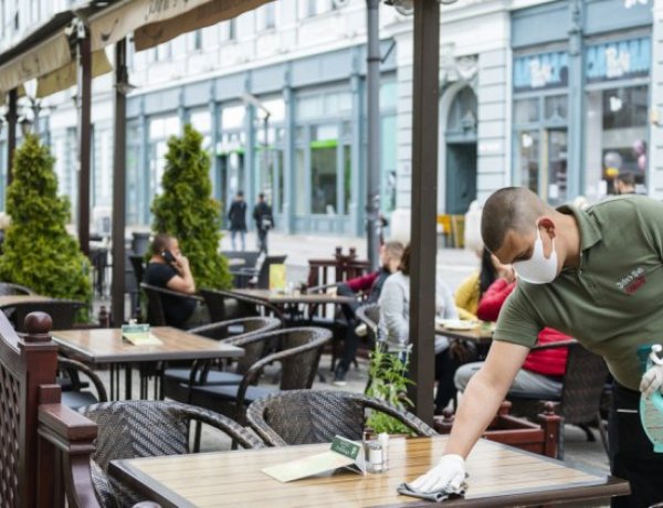 Hírösszefoglaló: Útfejlesztések, oltási kampány, bővülő gyűjtemény, nyitás és enyhítések