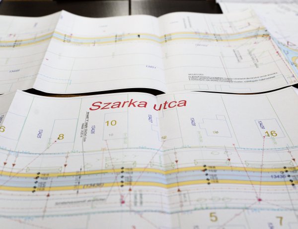 Újabb utak újulnak meg Nyíregyházán – 18 utcában épülhet földútból aszfaltos út