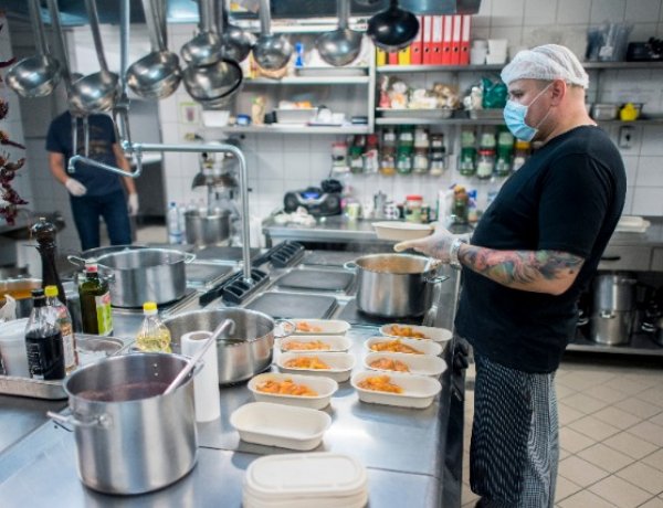 ITM-államtitkár: a hónap végéig igényelhető az ágazati bértámogatás