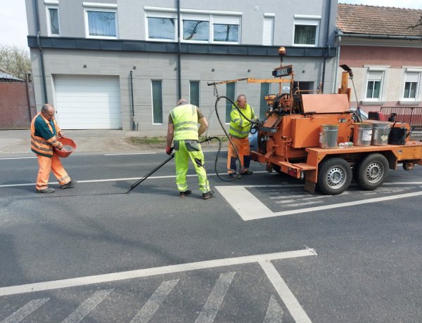 A 41-es főútvonalon útburkolati javításokat végeztek, forgalomkorlátozás mellett