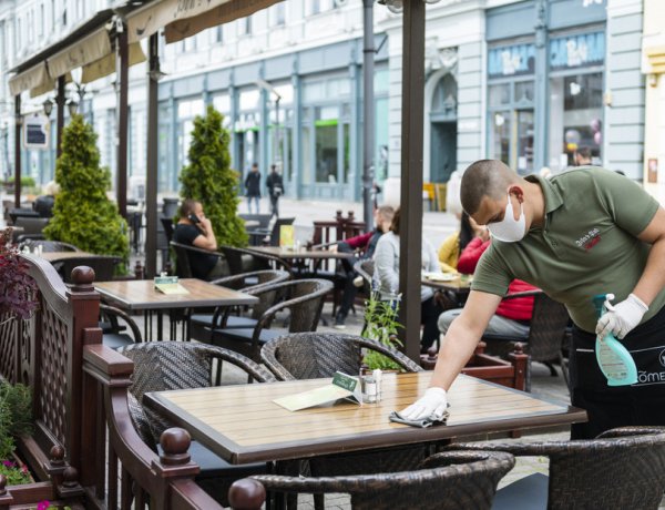 Szombat reggeltől kinyithatnak a vendéglátó egységek teraszai