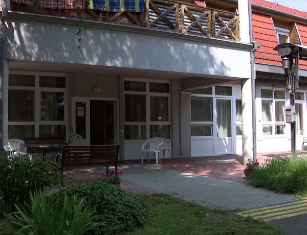 Látogatható az idősotthon – Szigorú szabályok mellett fogadhatják a családtagokat