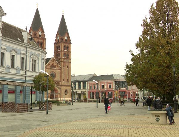 Újabb enyhítések jönnek – Az intézkedések jelentős része védettséghez kötött lesz