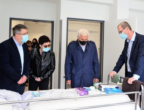 Egészségügyi centrum – Szombattól kezdődik a hajléktalanok ellátása