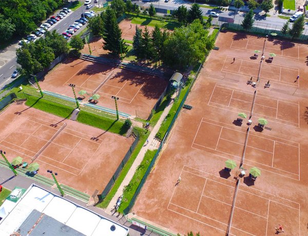 11 pálya már használható - Az élvonalban játszik a Marso Tenisz Centrum együttese