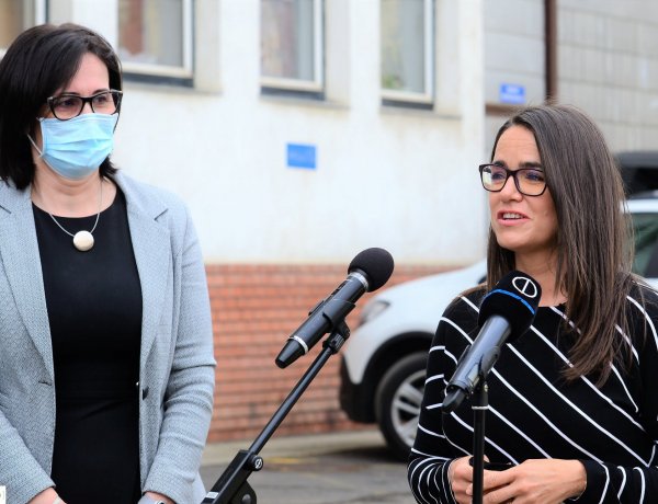 Miniszteri látogatás – A kórház cukorbetegeknek készült tankonyhájában járt Novák Katalin