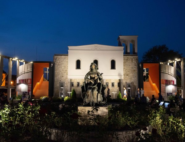 Május 20-án, a Szabadtéri Színpadon várja újra a közönséget a Móricz Zsigmond Színház