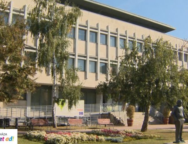 Május 3-tól újra megnyitja kapuit a könyvtár                              