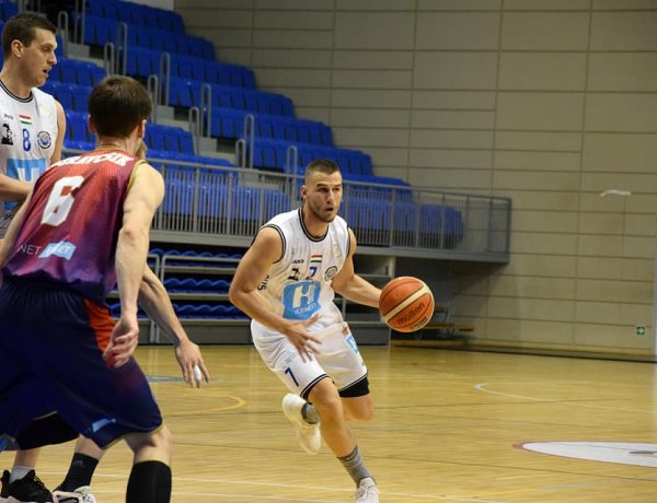 Újra előny a Cápáknál - Legyőzte a Vasast a Hübner Nyíregyháza BS