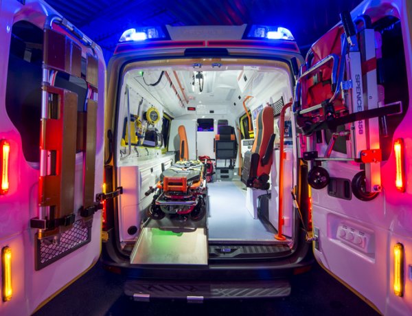 Példátlan társadalmi összefogás veszi körül a frontvonalban dolgozó mentőket Nyíregyházán 