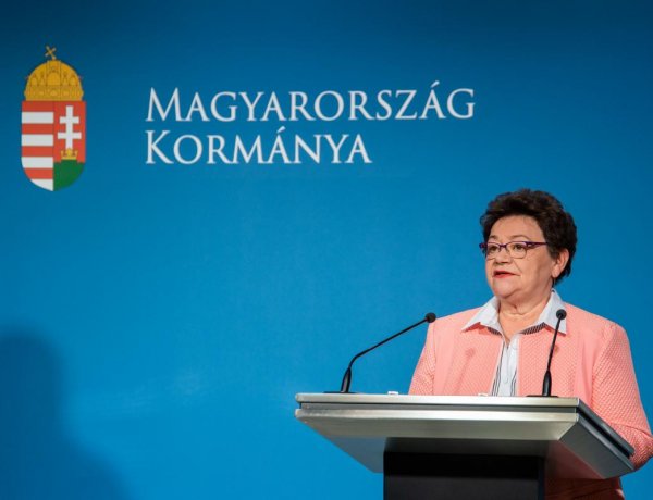 Országos tisztifőorvos: újabb csoportoknak nyílik meg a védőoltás lehetősége