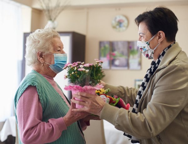 Látogatás – Újra látogathatók a szociális intézmények lakói 