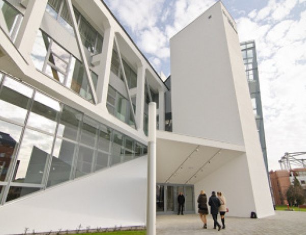 Országos kiállítással és molinókampánnyal nyitnak a közművelődési intézmények