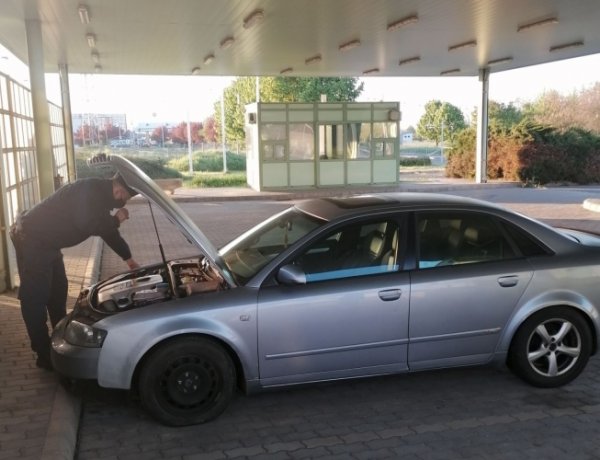 Körözött autó a csengersimai határátkelőhelyen                           