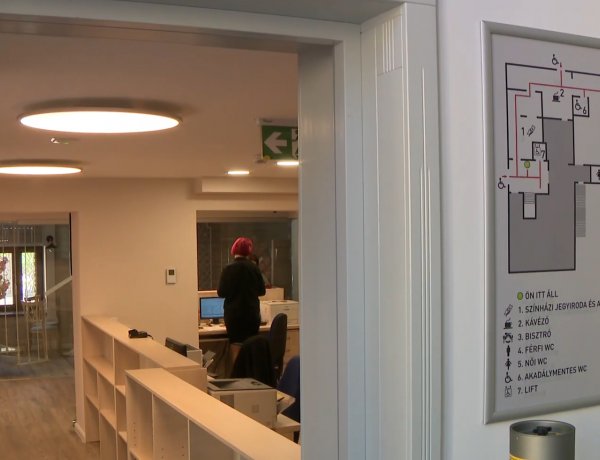 Új helyen a színház jegyirodája, a Szindbádban várják hétfőtől a nézőket