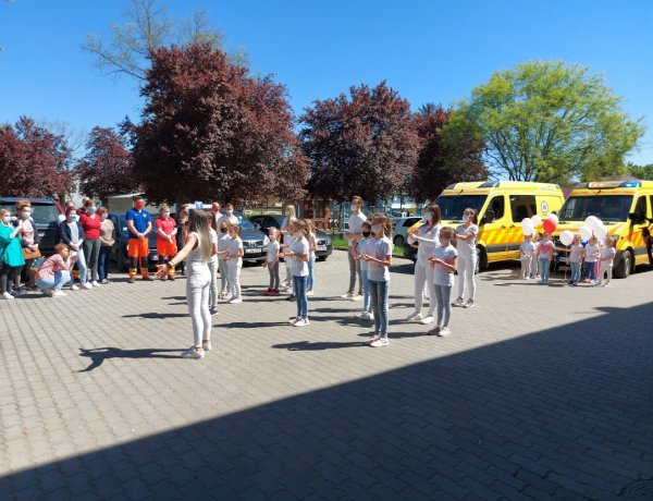 Mentők napja: Nyíregyházán is köszöntötték a szakembereket  