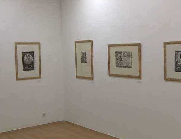 Kortárs válogatás és kamarakiállítás Gyulai Líviusz emlékére a Városi Galériában 