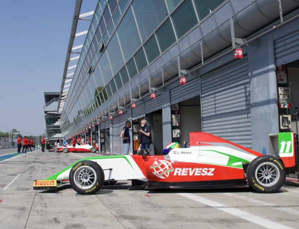 Új név, új szezon, új feladatok - Nyíregyházi pilóta a Forma-4-ben