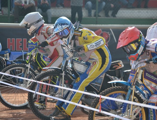 10 ország 16 versenyzője az U19-es EB futamon – Május 22-én salakmotoros rajt