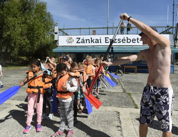 Újraindulnak a táborok: rohamra számítanak a szervezők       