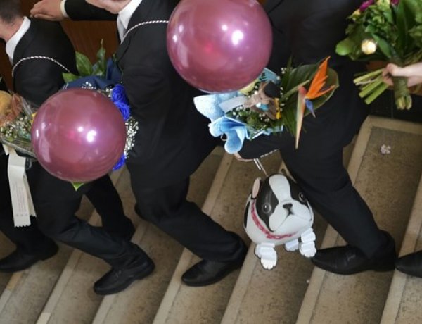 Az udvaron, de vendégekkel: ilyen szabályok mellett lehetnek ballagások 25-e után