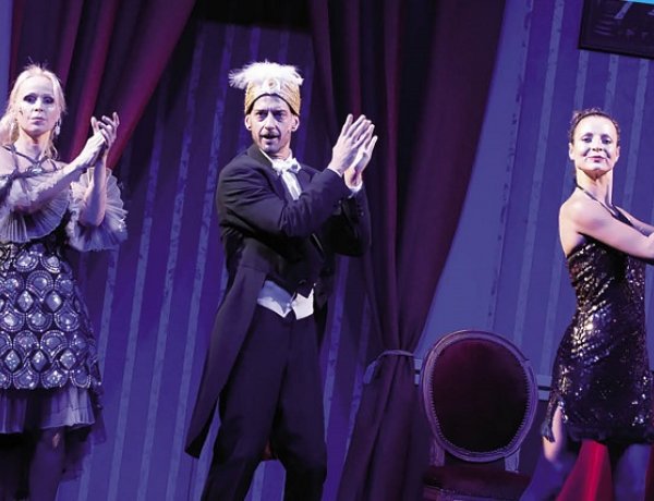 Bál a Savoyban - a Kalocsai Színház előadása a Váci Mihály Kulturális Központban