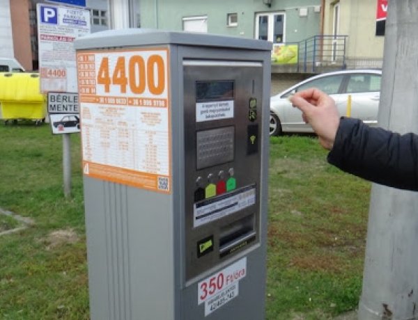 Május 25-től ismét fizetni kell a parkolásért                 