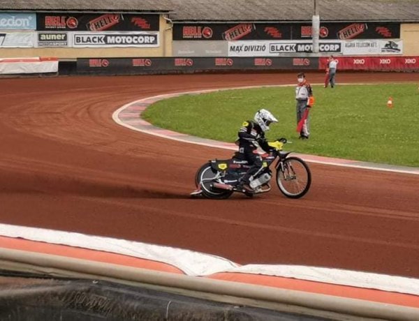 Lett győzelem az U19-es EB futamon - Drámai befejezés a salakmotor versenyen