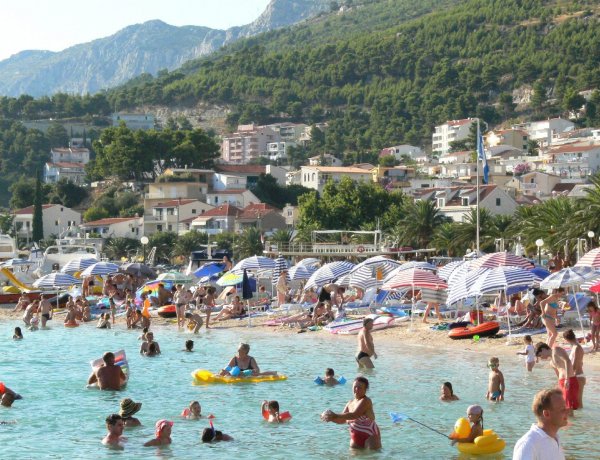 Naptej, hűtőtáska, védettségi igazolvány – ezek nélkül ne induljon el külföldre nyaralni!