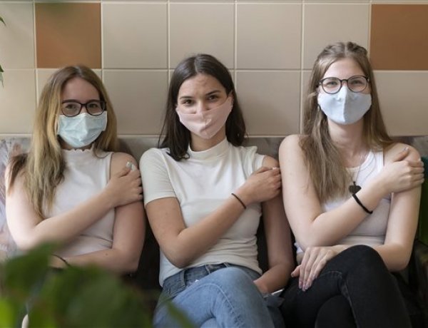 Újabb vakcina válhat elérhetővé a fiatalok számára                         