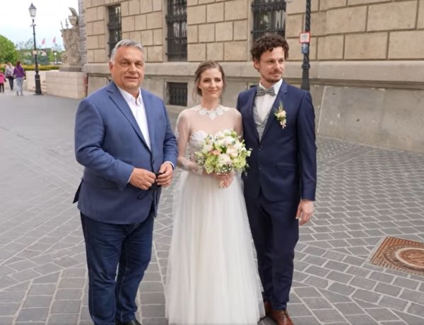 Orbán: Éljen az ifjú pár – maszk nélkül, boldogan!          